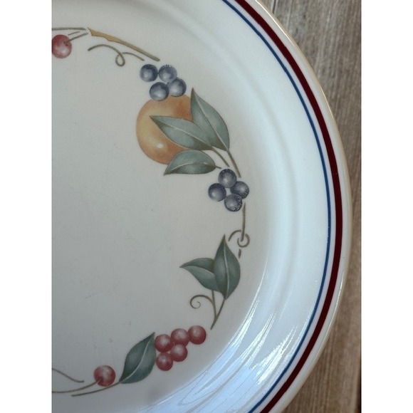 Vintage Corelle Abundance Salad Plates Set of 4 Cream Blue Red Trim Made in USA - Picture 2 of 6